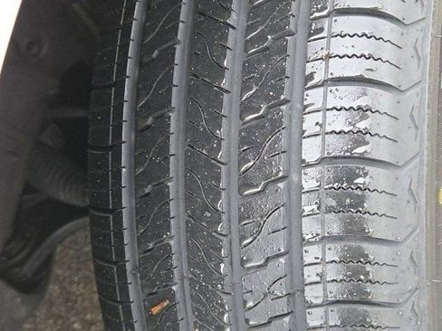 Used 2023 Toyota Venza XLE image 26