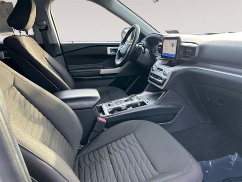 Used 2020 Ford Explorer XLT w/ Comfort Package image 15