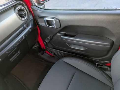 Used 2022 Jeep Wrangler Willys image 17