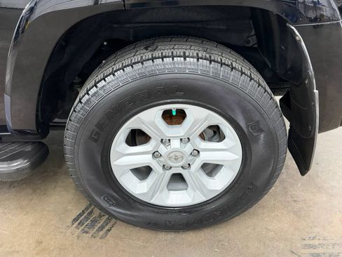 Used 2016 Toyota 4Runner SR5 Premium RWD image 25