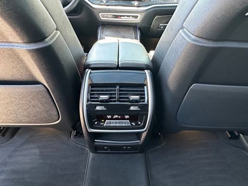 Used 2025 BMW X7 xDrive40i w/ Premium Package AWD/4WD image 19