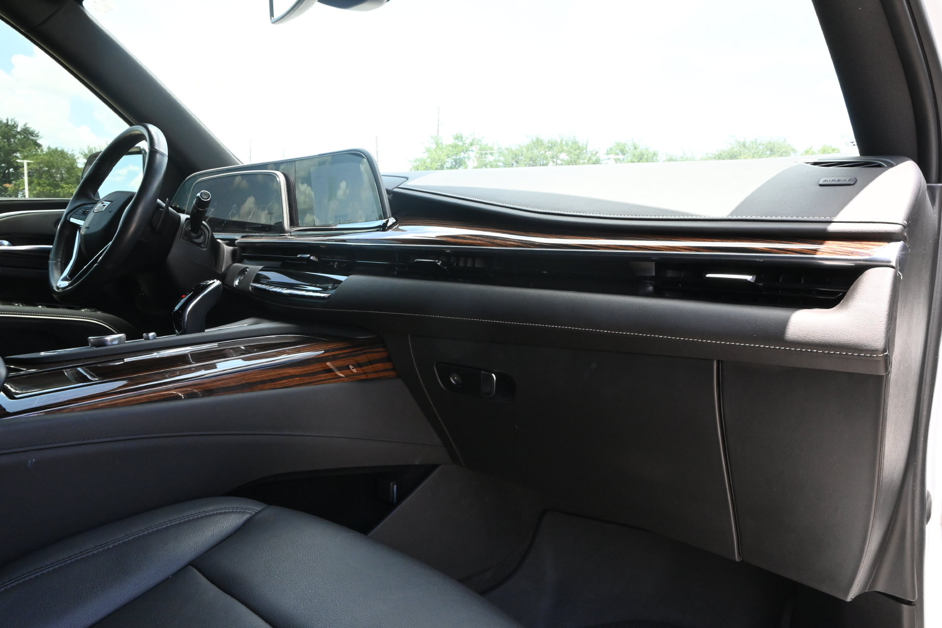 Used 2023 Cadillac Escalade Luxury w/ LPO, Floor Liner Package RWD image 24