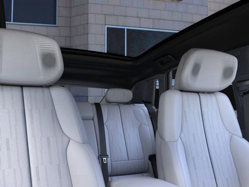 New 2025 Cadillac Lyriq Luxury image 24