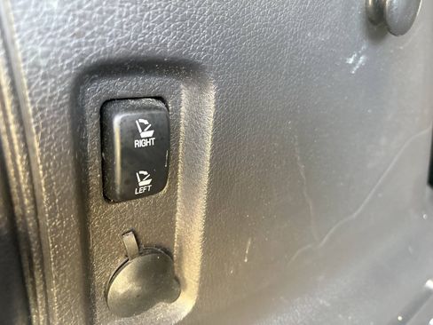 Used 2014 Lincoln MKX AWD w/ Equipment Group 102A image 22