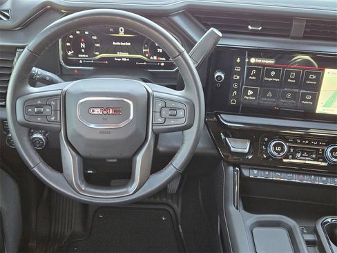 Used 2025 GMC Sierra 2500 AT4X image 10