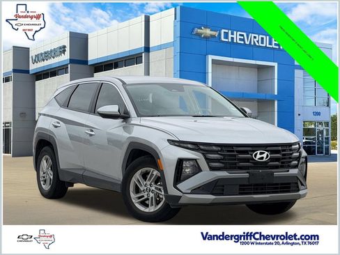 Used 2025 Hyundai Tucson SE FWD image 1