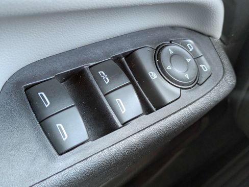 Used 2019 Chevrolet Equinox LS w/ LS Convenience Package FWD image 14