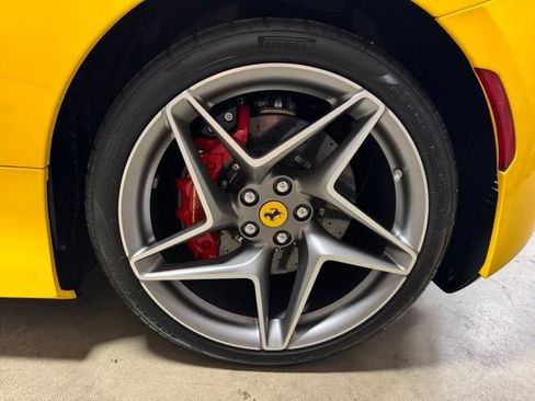 Used 2020 Ferrari F8 Tributo RWD image 37
