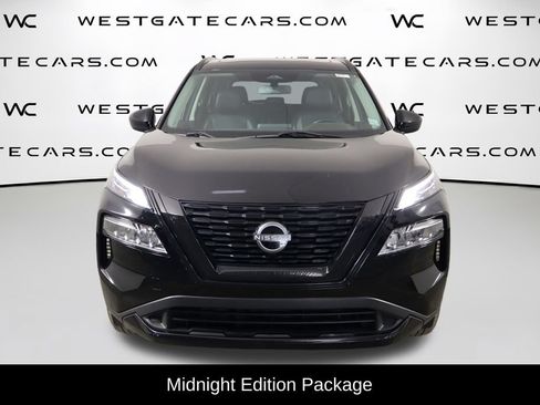 Used 2023 Nissan Rogue SV w/ SV Premium B Package FWD image 2