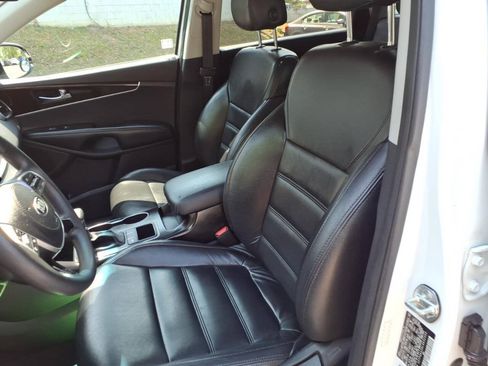 Used 2020 Kia Sorento L FWD image 14