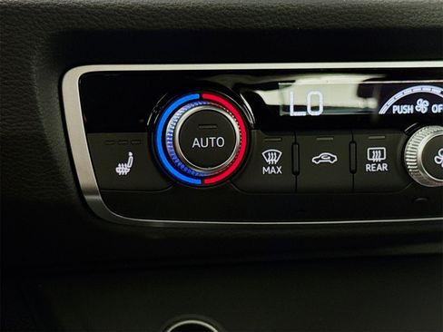 New 2025 Audi Q3 2.0T Premium image 19