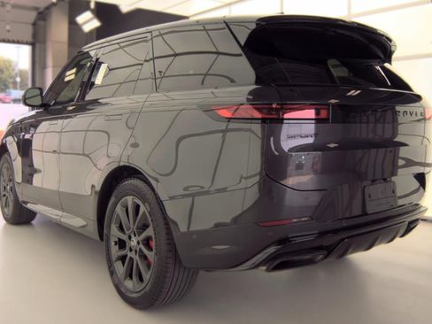 Used 2024 Land Rover Range Rover Sport Dynamic SE AWD/4WD image 5