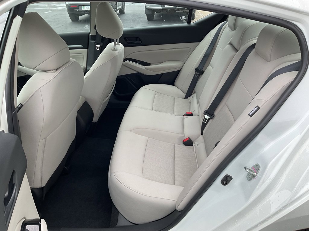 Used 2023 Nissan Altima 2.5 SV w/ SV Premium Package AWD/4WD image 21