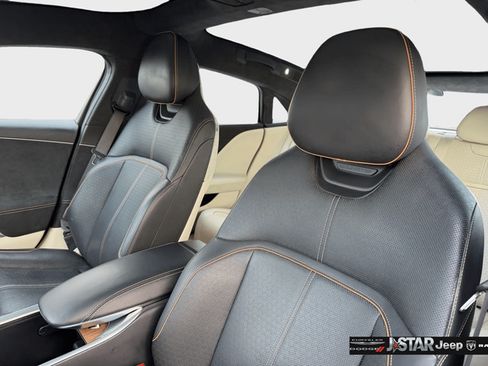 Used 2022 Lucid Air Grand Touring AWD/4WD image 11
