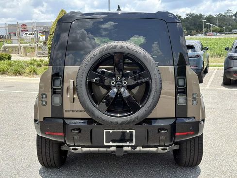 New 2026 Land Rover Defender 110 X-Dynamic SE AWD/4WD image 4