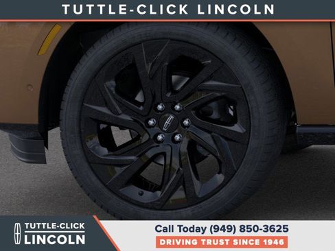 New 2026 Lincoln Navigator L Black Label image 19