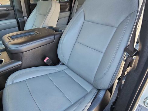 Used 2021 GMC Yukon SLT image 17