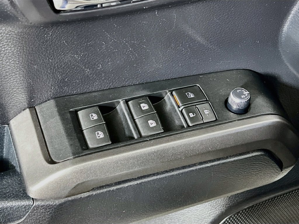 Certified 2018 Toyota Tacoma TRD Off-Road w/ Technology Package AWD/4WD image 16