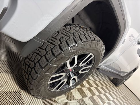 Used 2024 GMC Sierra 1500 AT4 w/ Technology Package image 35