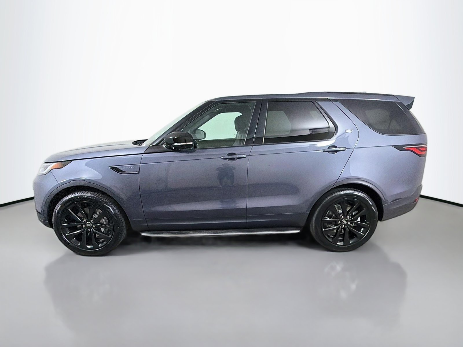 New 2026 Land Rover Discovery S AWD/4WD image 2