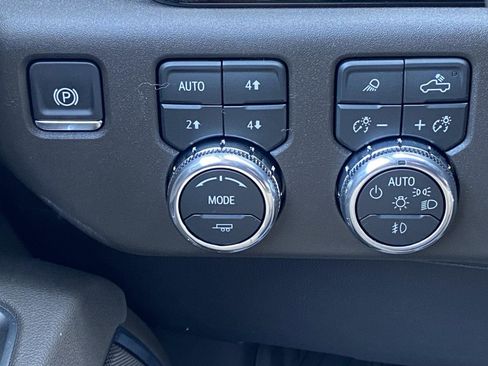 New 2026 GMC Sierra 1500 SLT image 16