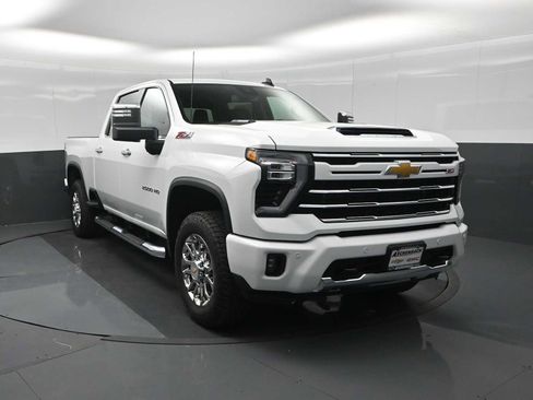 New 2026 Chevrolet Silverado 2500 LT w/ Z71 Chrome Sport Edition AWD/4WD image 2