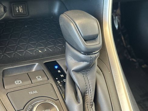 Used 2025 Toyota RAV4 XLE AWD/4WD image 24