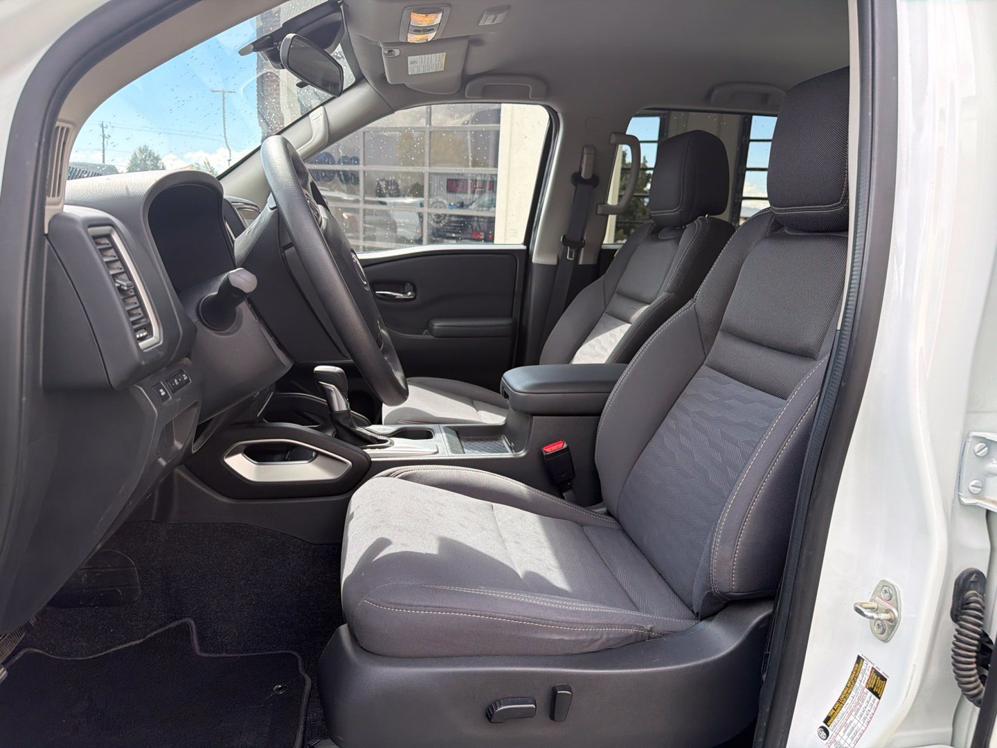 Used 2022 Nissan Frontier SV AWD/4WD image 5