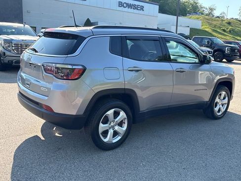 Used 2021 Jeep Compass Latitude AWD/4WD image 5