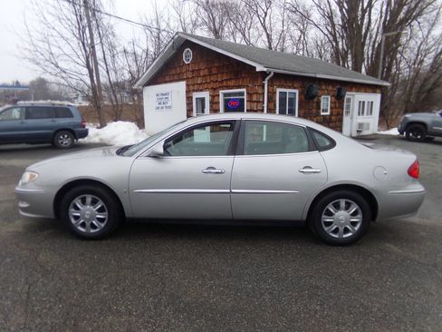 Used 2008 Buick LaCrosse CX image 10