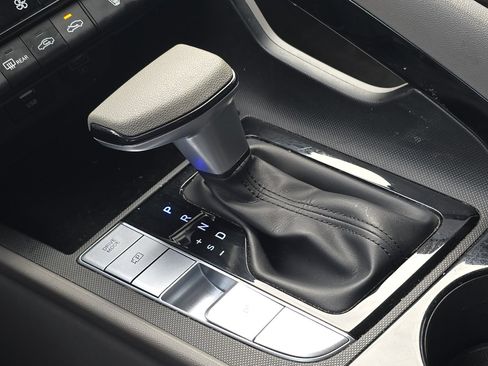 Used 2023 Hyundai Elantra Blue image 19