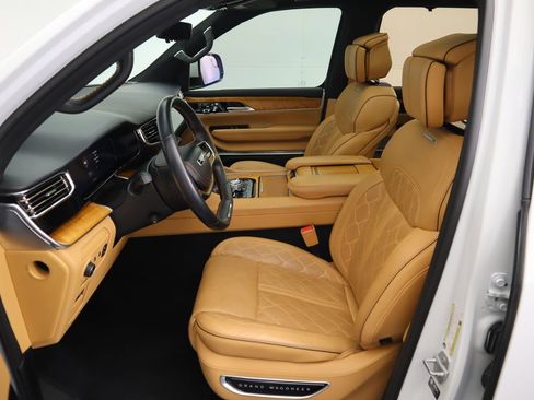 Used 2022 Jeep Grand Wagoneer Series III w/ Flexible Seating Group image 20