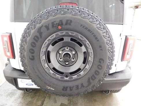 New 2025 Ford Bronco Badlands image 5