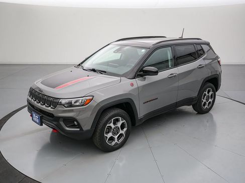 Used 2022 Jeep Compass Trailhawk w/ Sun and Sound Group AWD/4WD image 8