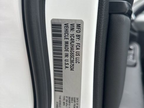 New 2025 Jeep Grand Cherokee Laredo image 33