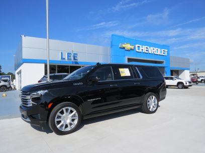 Used 2023 Chevrolet Suburban High Country w/ Premium Package 2