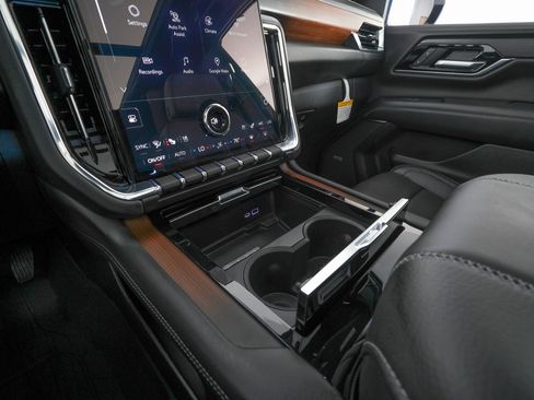 Used 2026 GMC Yukon Denali w/ Advanced Technology Package image 25