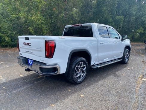 New 2026 GMC Sierra 1500 SLT image 7