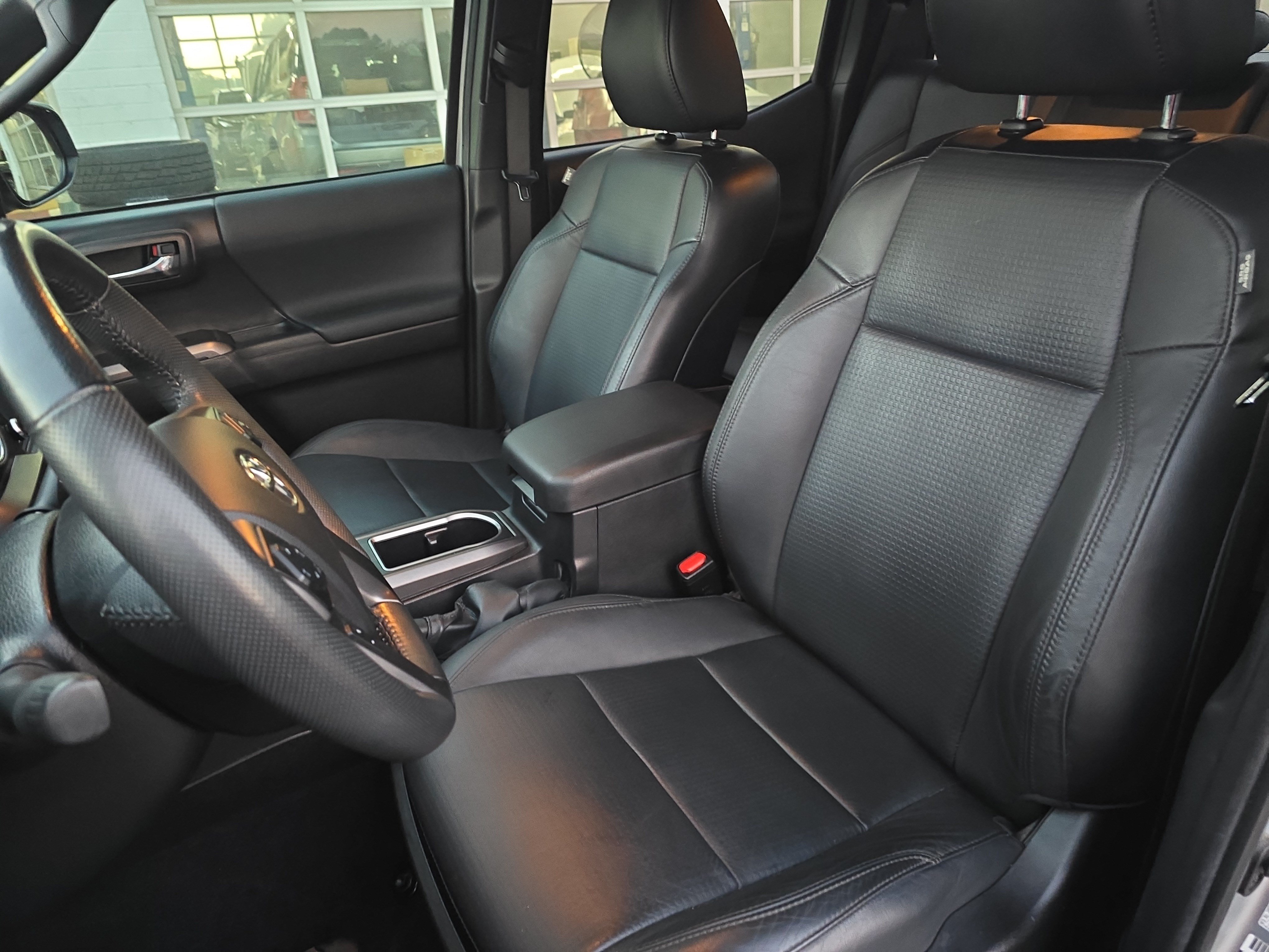 Used 2022 Toyota Tacoma TRD Off-Road w/ TRD Premium Off Road Package AWD/4WD image 14