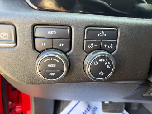 Used 2023 Chevrolet Silverado 1500 LT AWD/4WD image 14