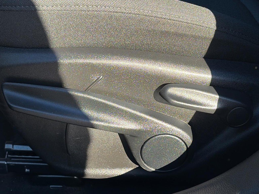 Used 2021 Jeep Renegade Latitude w/ Sun & Sound Group FWD image 21