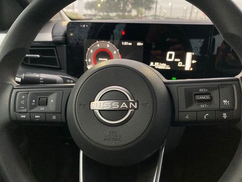 Used 2025 Nissan Kicks S FWD image 17