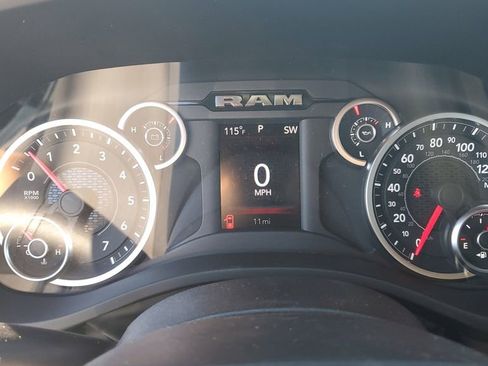 New 2026 RAM 1500 4x4 Crew Cab image 32