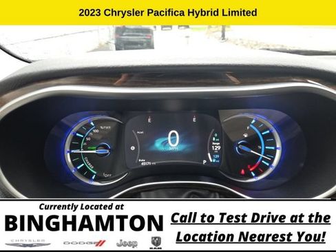 Used 2023 Chrysler Pacifica Limited FWD image 18