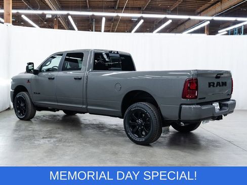 New 2026 RAM 3500 Big Horn AWD/4WD image 4