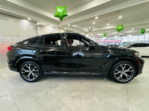 Used 2022 BMW X6 xDrive40i w/ M Sport Package image 11