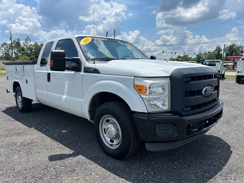 Used 2015 Ford F250 XL w/ Power Equipment Group RWD image 3