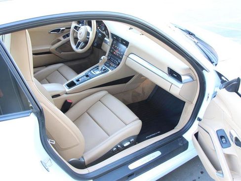 Used 2017 Porsche 911 Carrera image 16