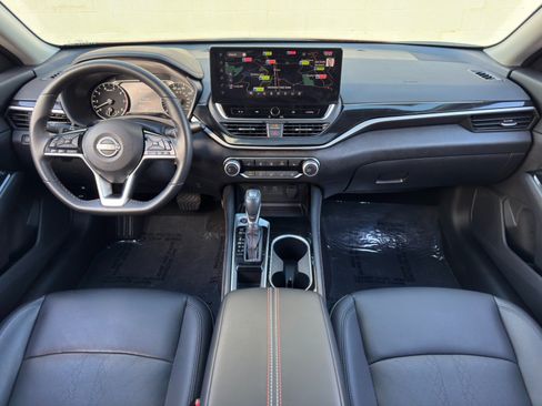 Used 2024 Nissan Altima 2.5 SR w/ SR Premium Package FWD image 12