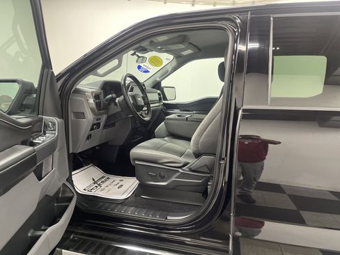 Used 2025 Ford F150 XLT w/ Equipment Group 301A Standard image 9